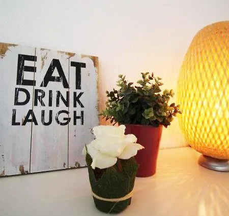 Ferienwohnung Mit Balkon Und Wlan Apartman *